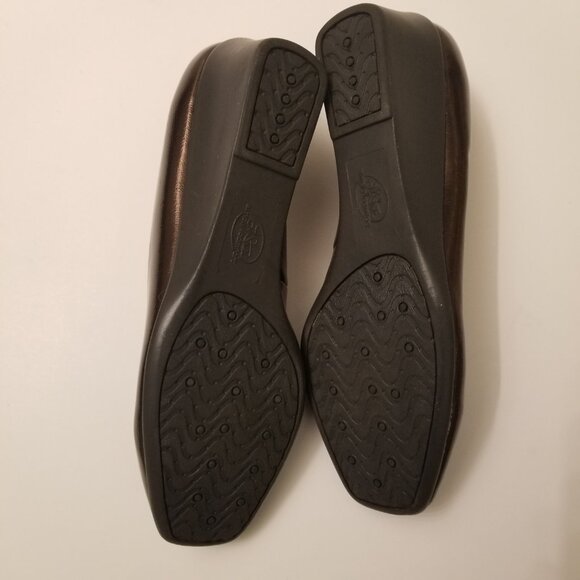 Life Stride Simply Comfort Brown, Bronze  Wedge   size 8 - Picture 5 of 6